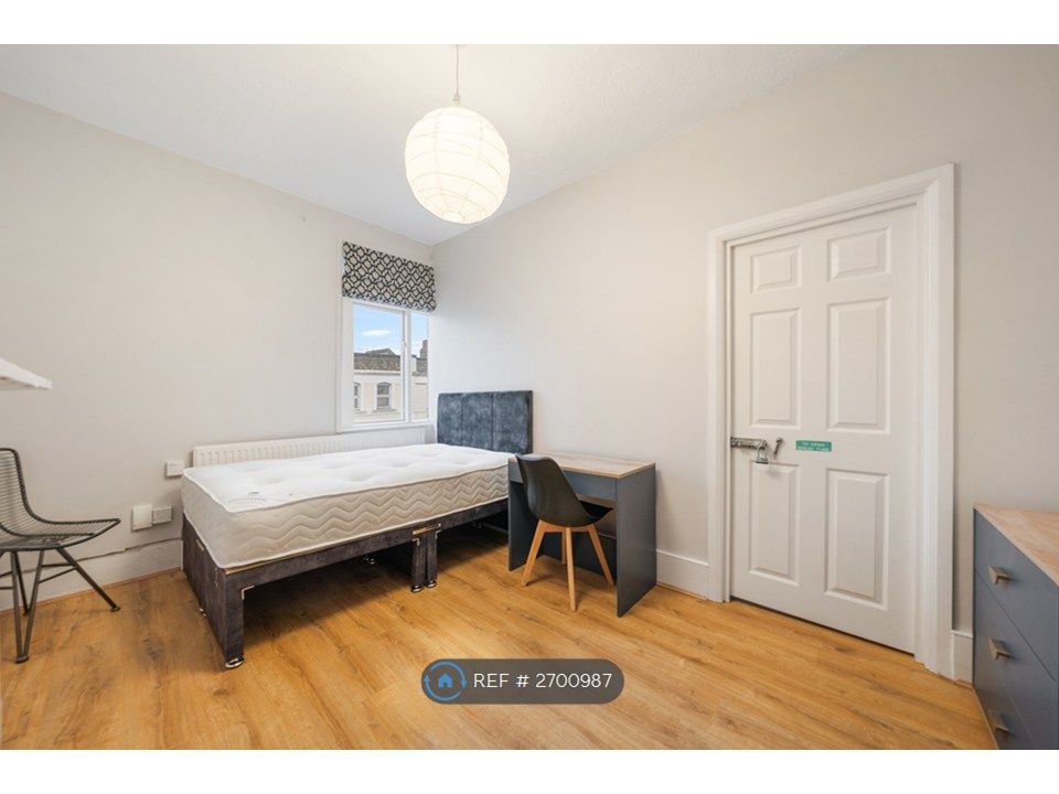 Property photo 3 of 5 Bedroom 2