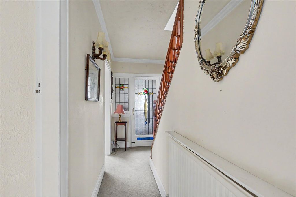 Property photo 3 of 49 Hallway_2.Jpeg