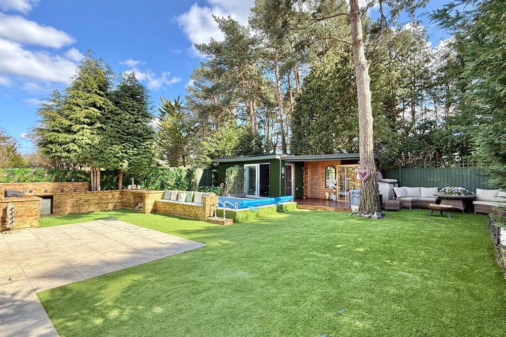 Property photo 3 of 38 Gallery