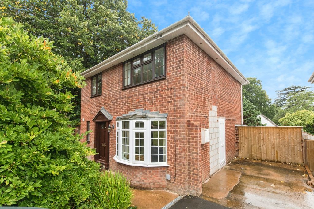 Property photo 2 of 27