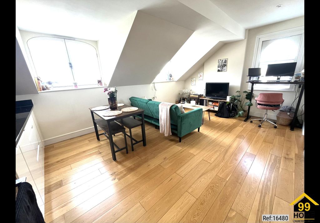 Property photo 1 of 16 Photo 0