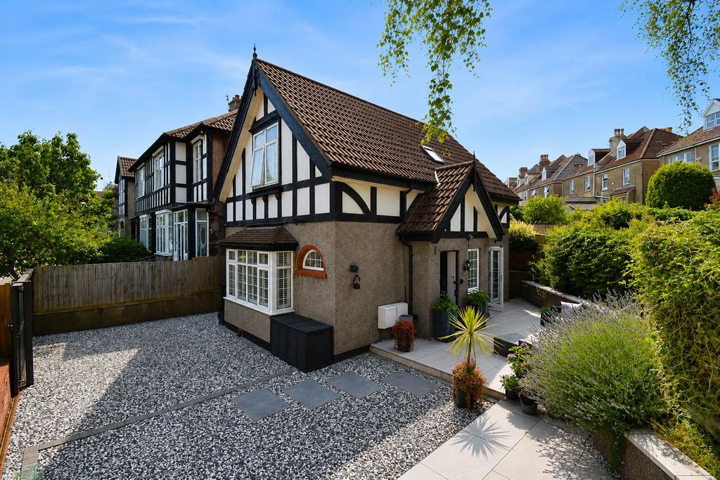 Property photo 2 of 17 111E3396-7104-42B3-bbc0-4d193cc5Dbe8.Png