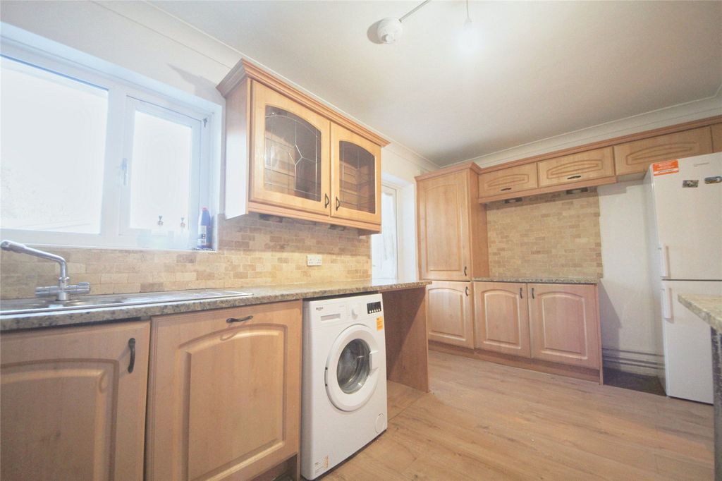 Property photo 3 of 15 Picture No. 23