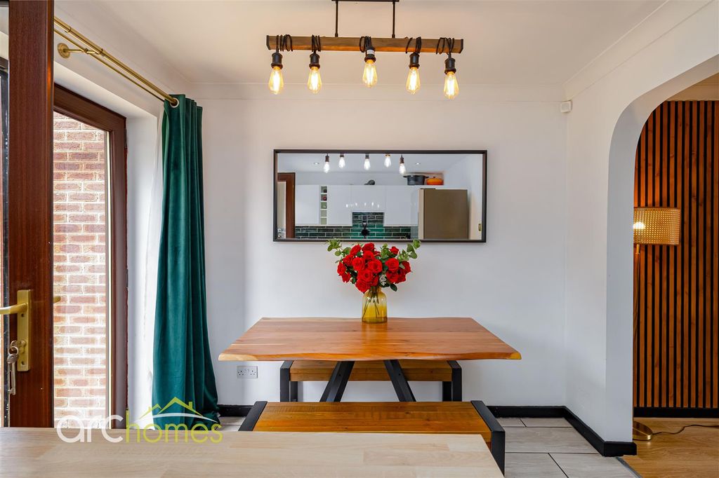 Property photo 3 of 20 Bexhil-8.Jpg
