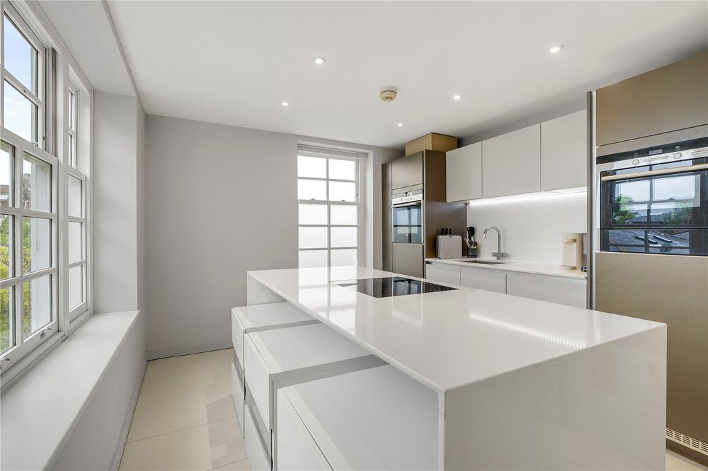 Property photo 2 of 11 Picture No. 13