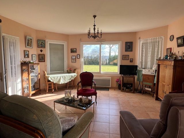 Property photo 3 of 6