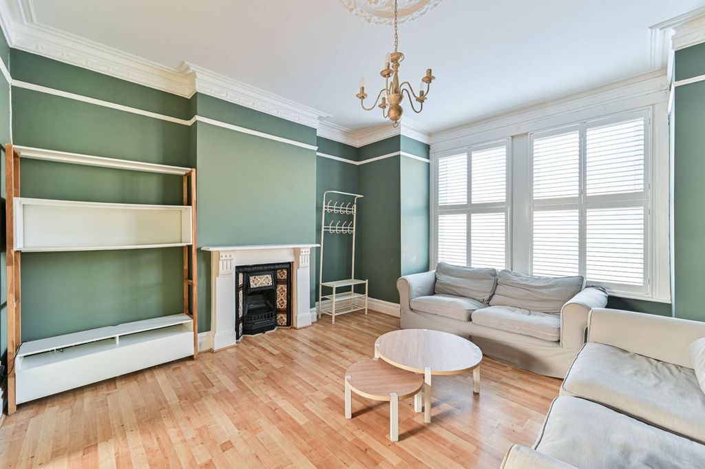 Property photo 2 of 18