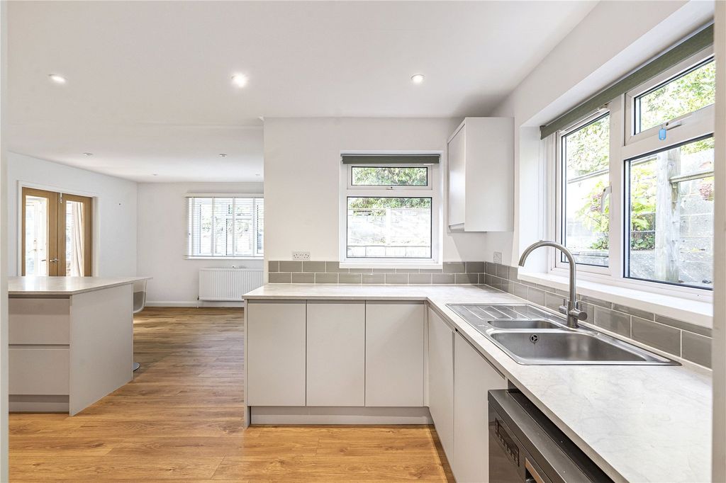 Property photo 3 of 20 Picture No. 17