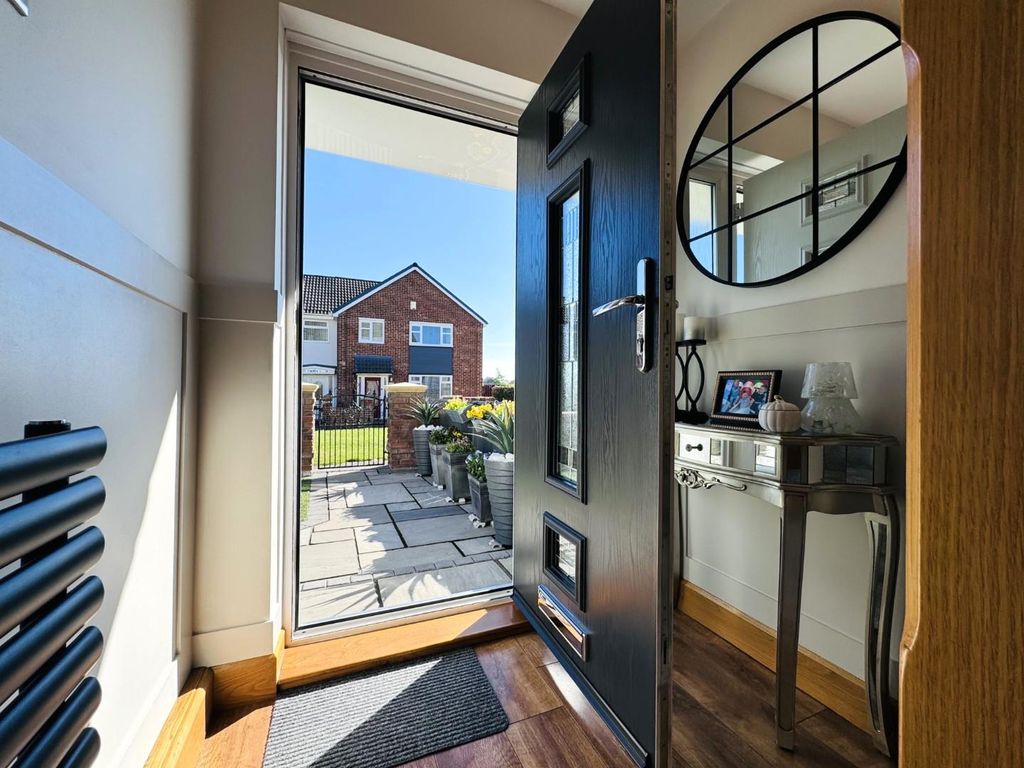 Property photo 3 of 38 Entrance