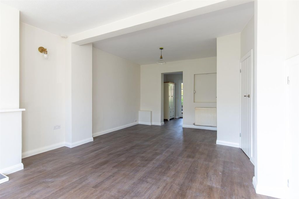 Property photo 3 of 10 Ba111Lu-08.Jpg