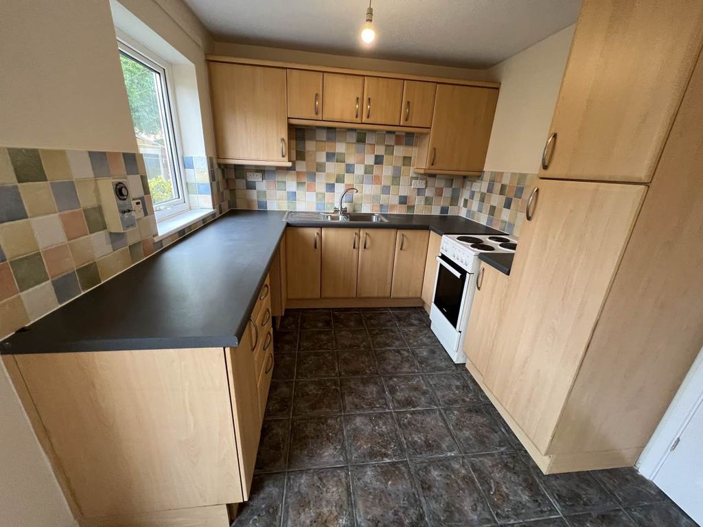 Property photo 3 of 11 Kitchen Area