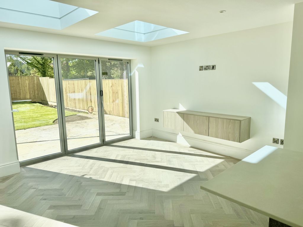 Property photo 3 of 7 Gallery