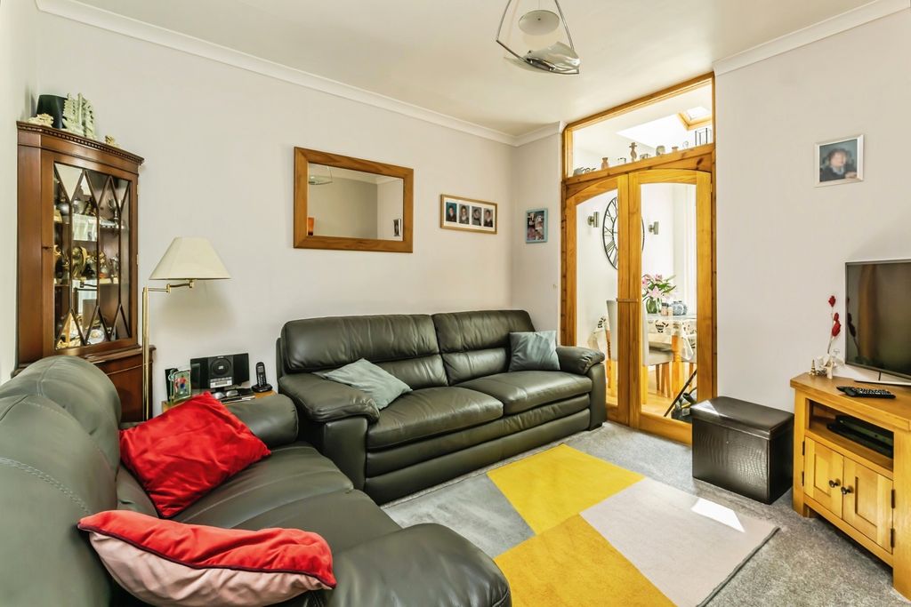 Property photo 3 of 18 Photo