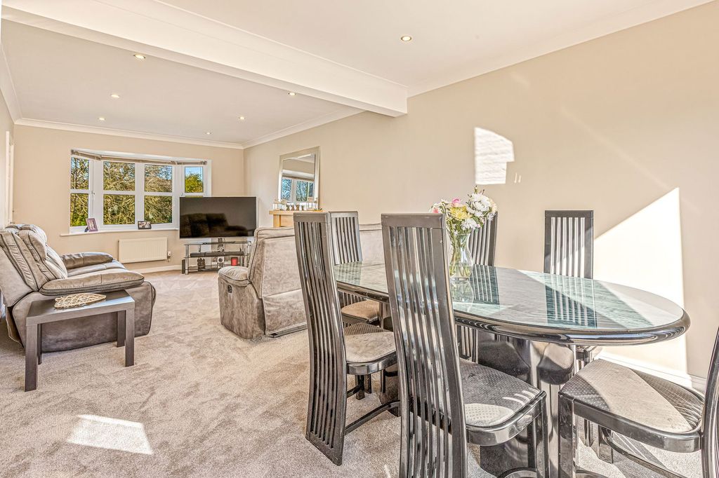 Property photo 3 of 24