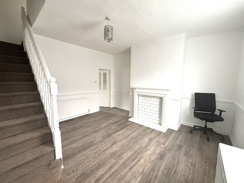 Property photo 2 of 7 Lounge