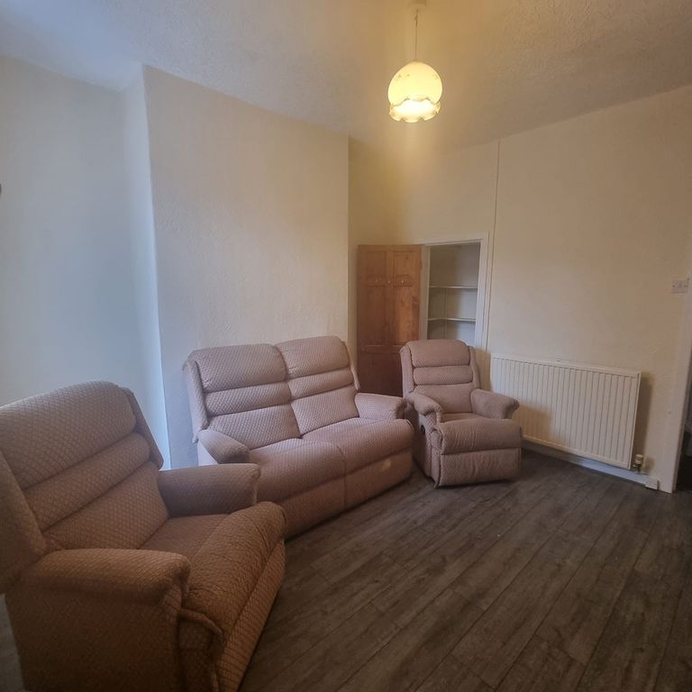 Property photo 3 of 9 Dining Room