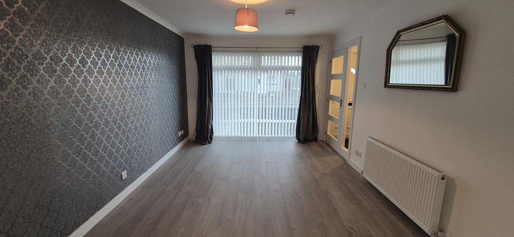 Property photo 2 of 13 Lounge