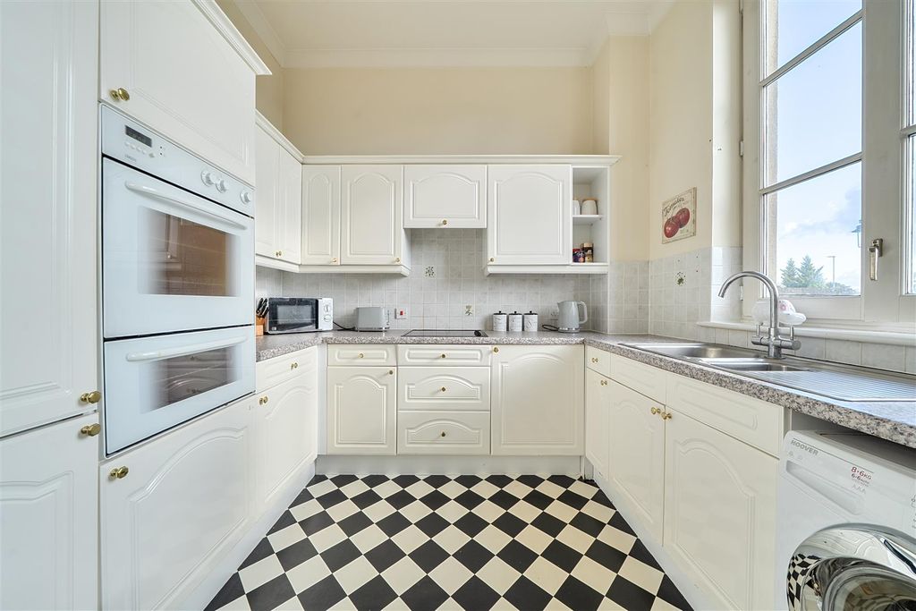 Property photo 3 of 22 Kitchen