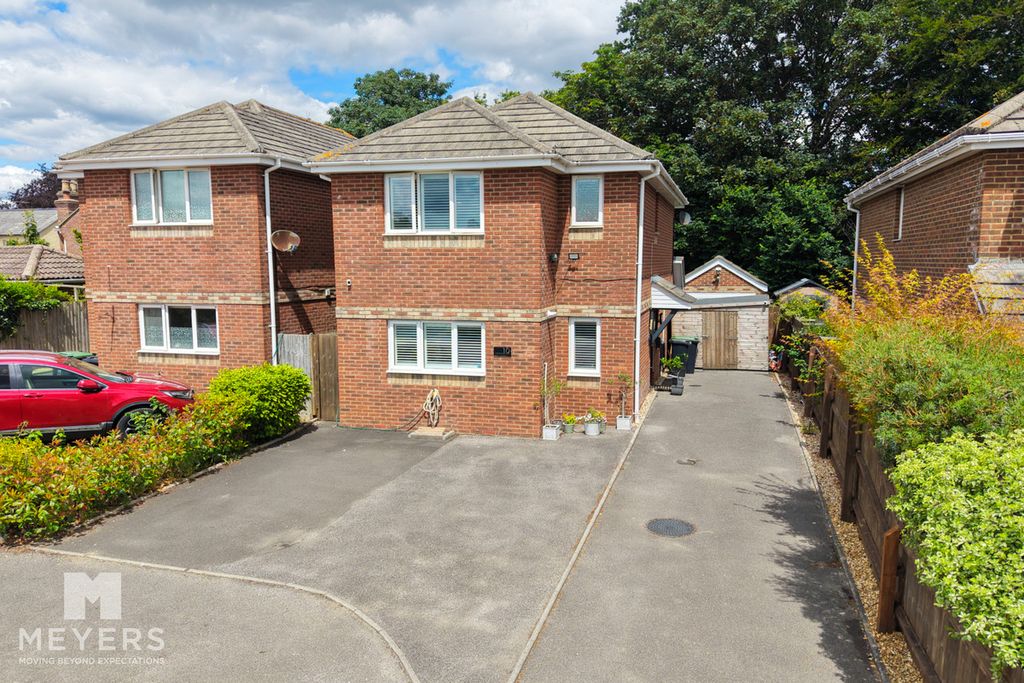 Property photo 1 of 39