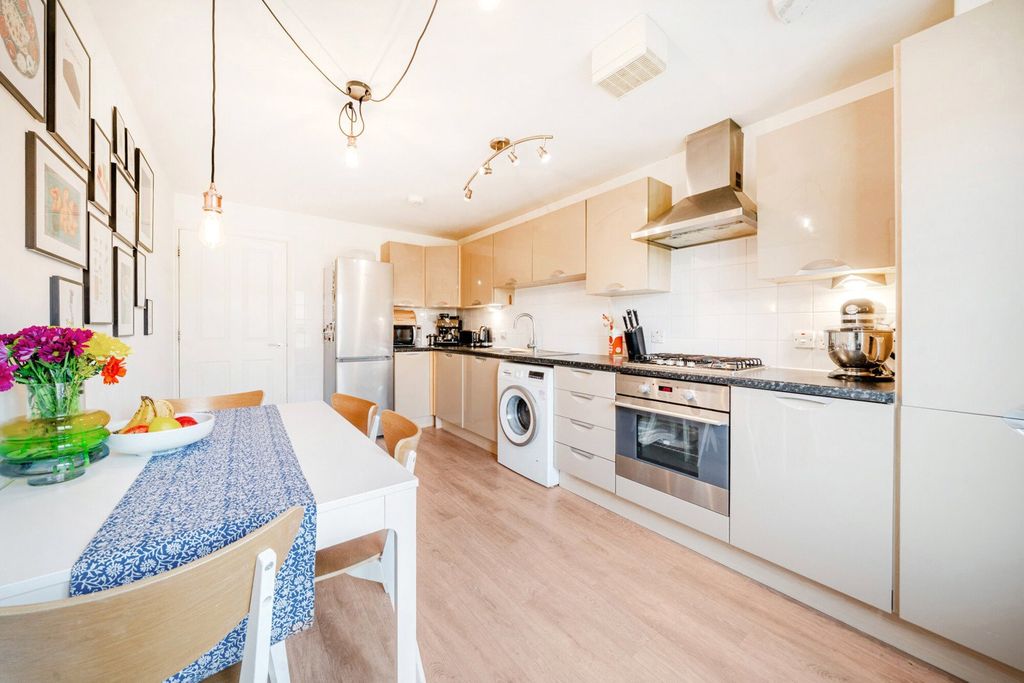 Property photo 2 of 15 1300883-4-6842Ae7...
