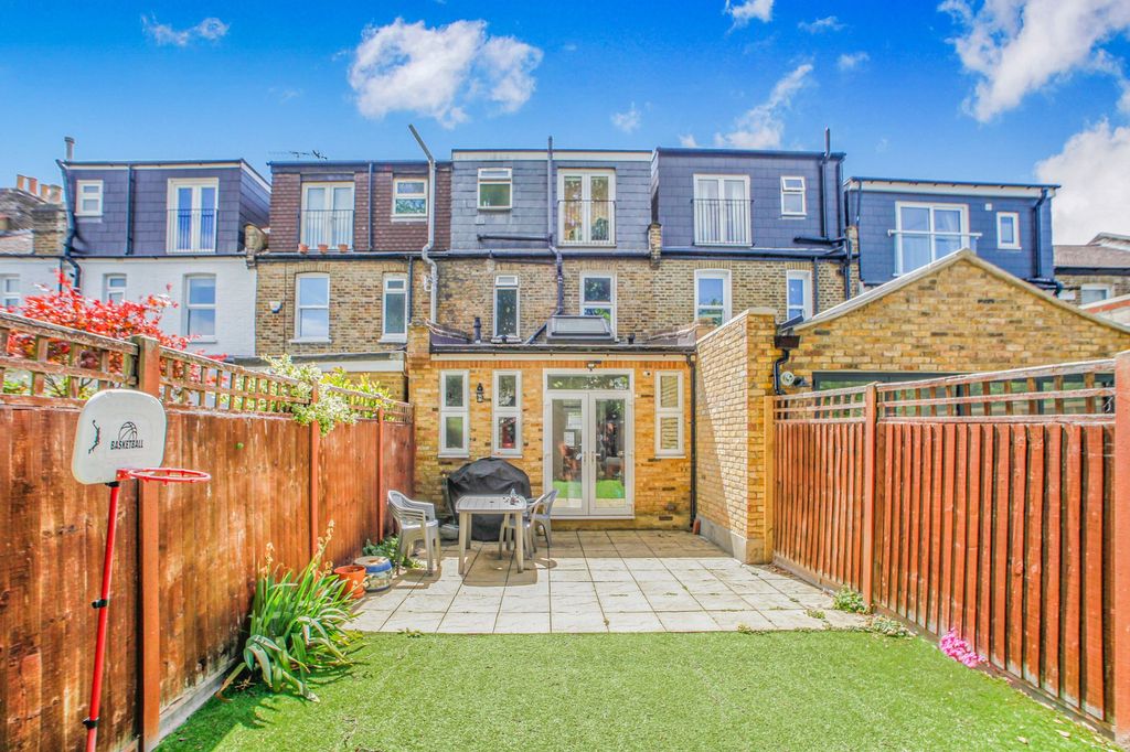 Property photo 2 of 16