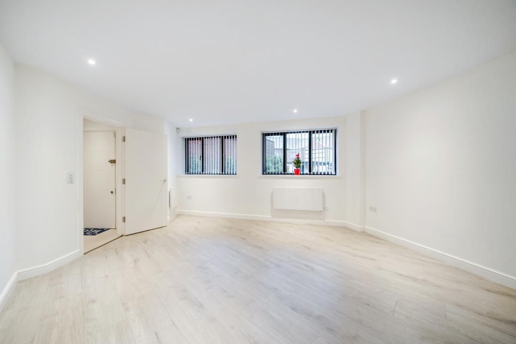 Property photo 2 of 18 Reception/Kitchen