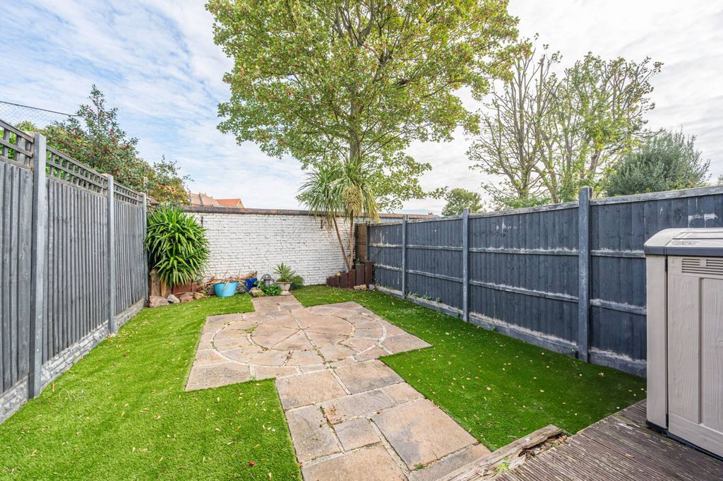 Property photo 3 of 26