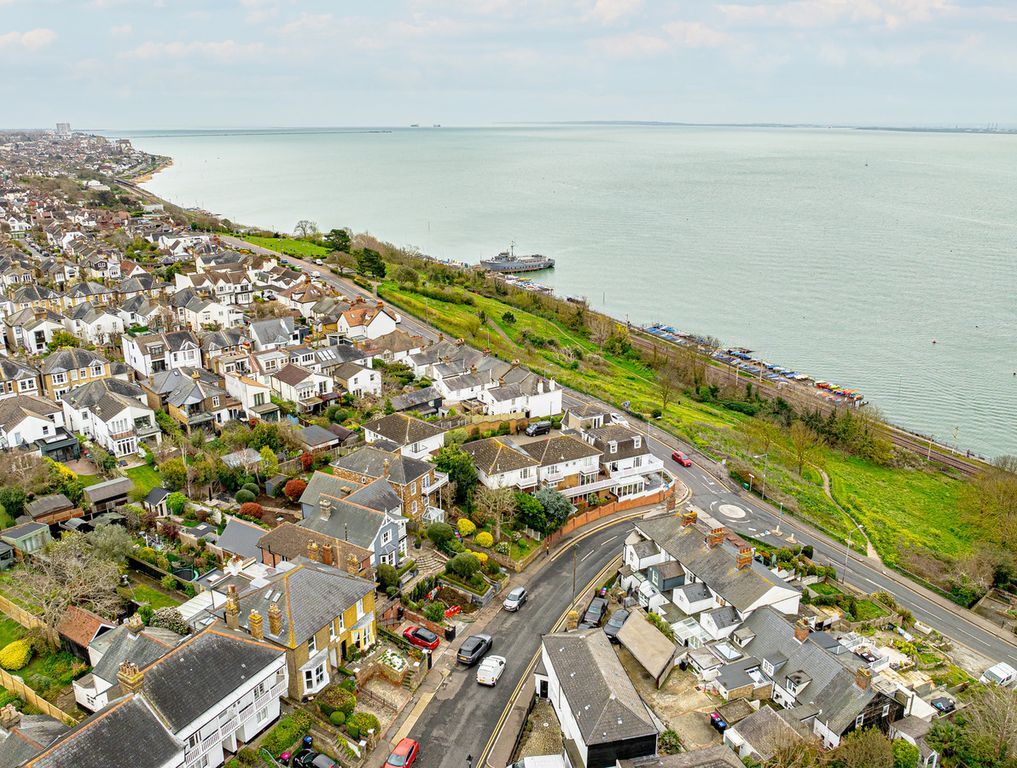 Property photo 3 of 45