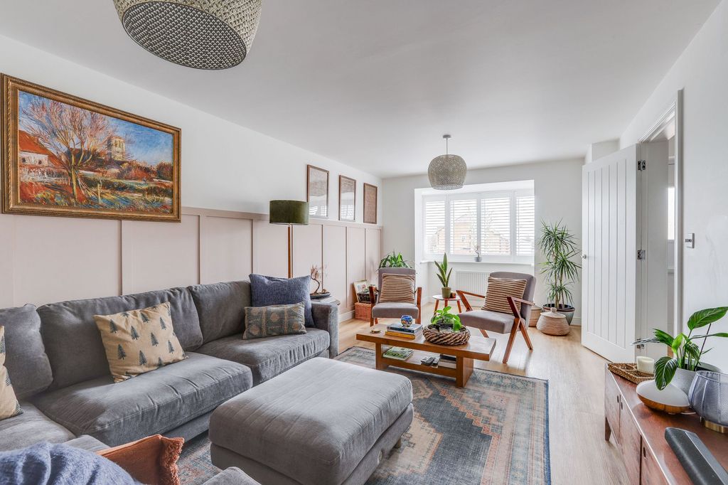 Property photo 2 of 30