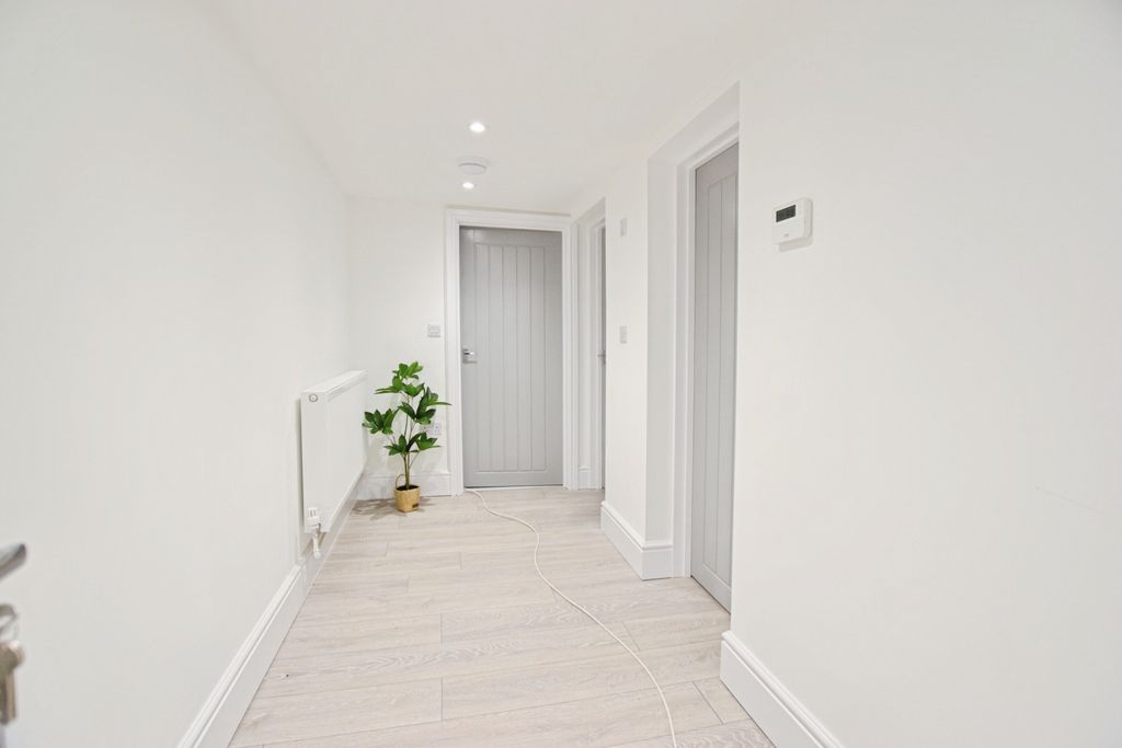 Property photo 2 of 11 Image