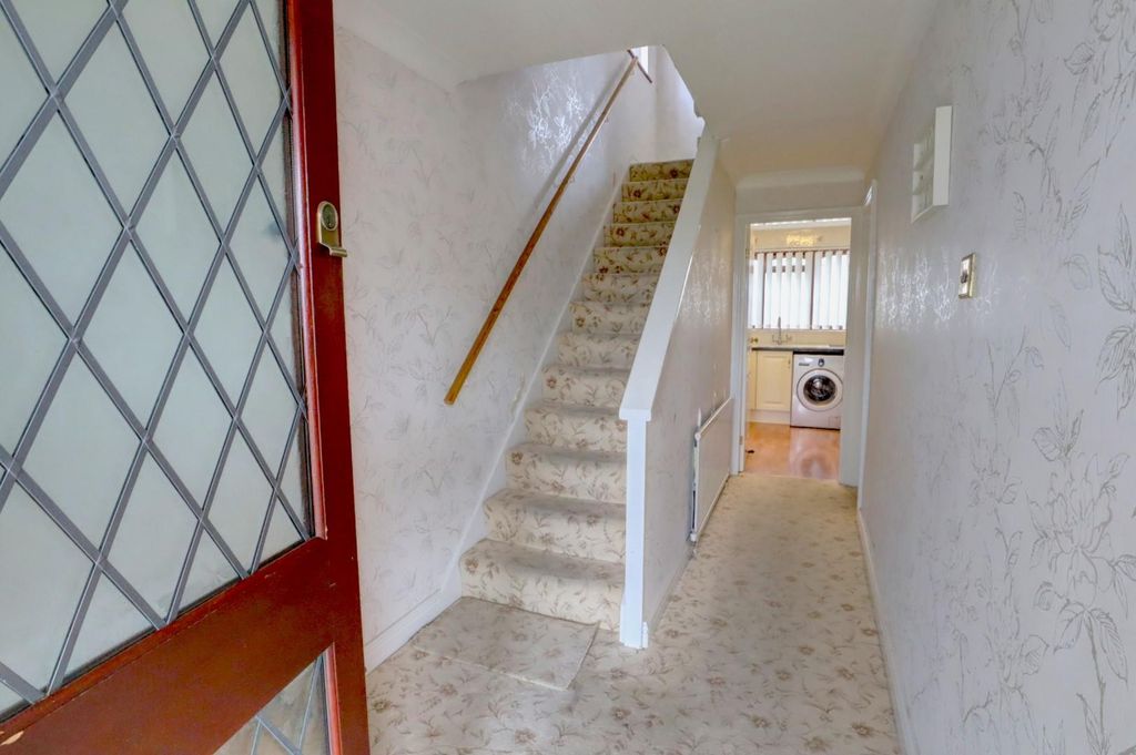 Property photo 2 of 14 Hall