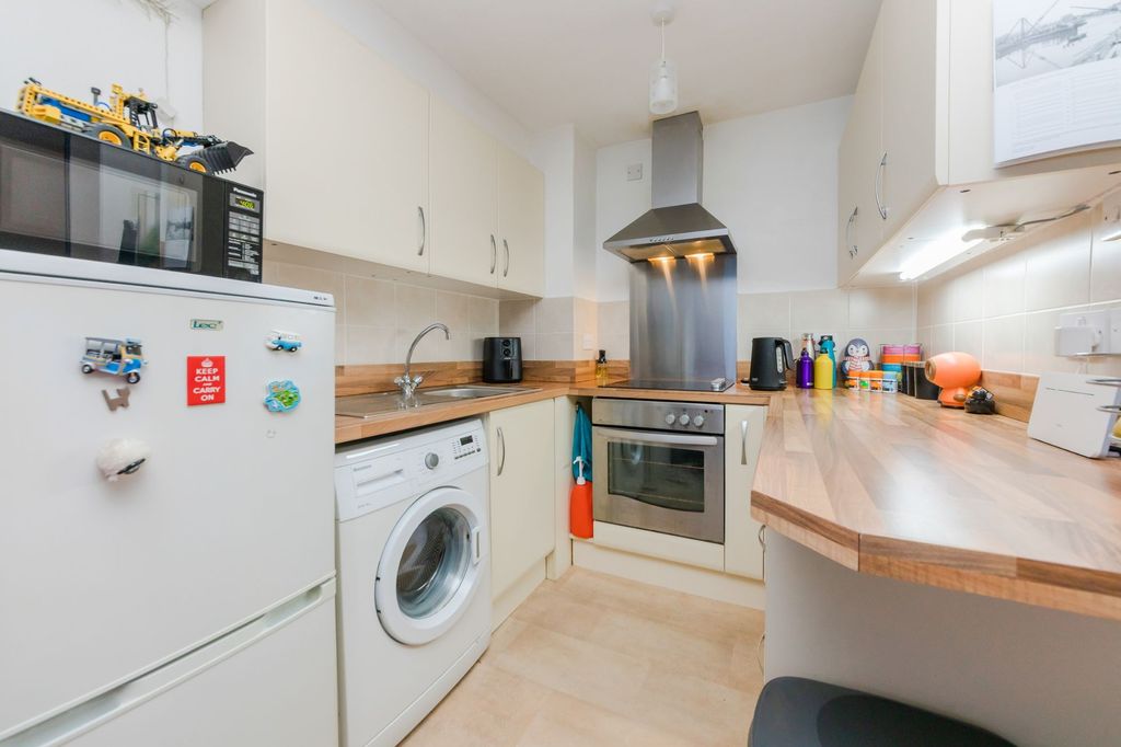 Property photo 3 of 10