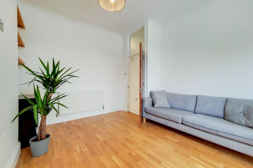Property photo 3 of 12