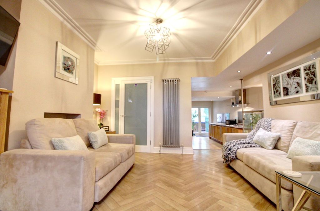 Property photo 1 of 29