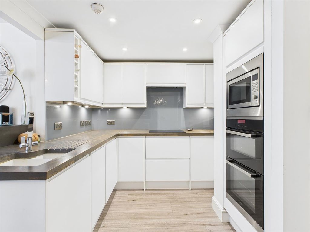 Property photo 2 of 11 Kitchen.Jpg