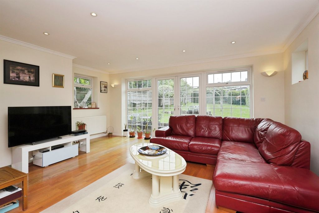 Property photo 2 of 17