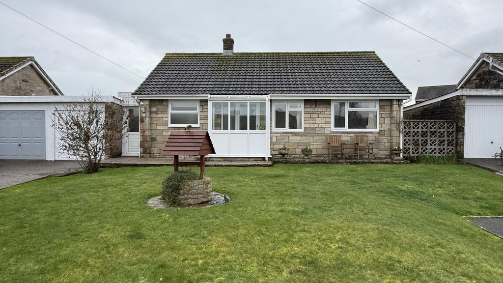 Property photo 1 of 12 Front (Exterior)