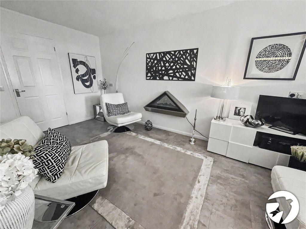 Property photo 3 of 7 Picture No. 05