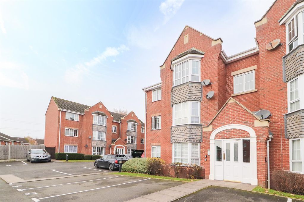 Property photo 1 of 14 Towpath Road Copy.Jpg