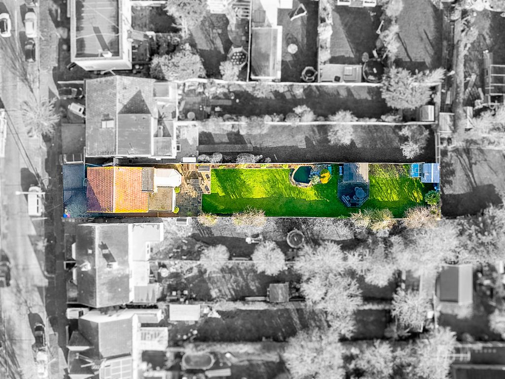 Property photo 2 of 35