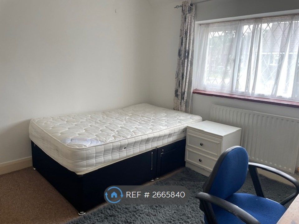 Property photo 3 of 12 Bedroom 1