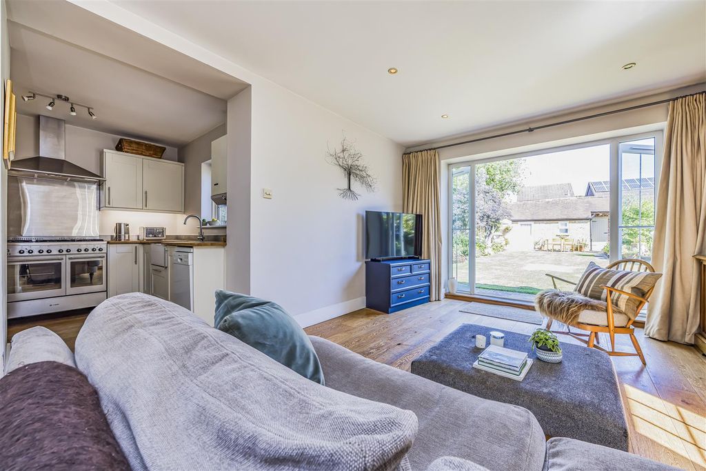 Property photo 2 of 18 Southleigh Road, Emsworth-Porticomarketing-Nexa-22