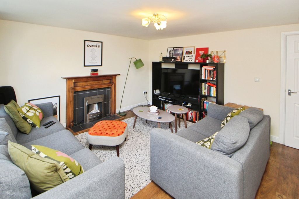 Property photo 3 of 9 Picture No. 01