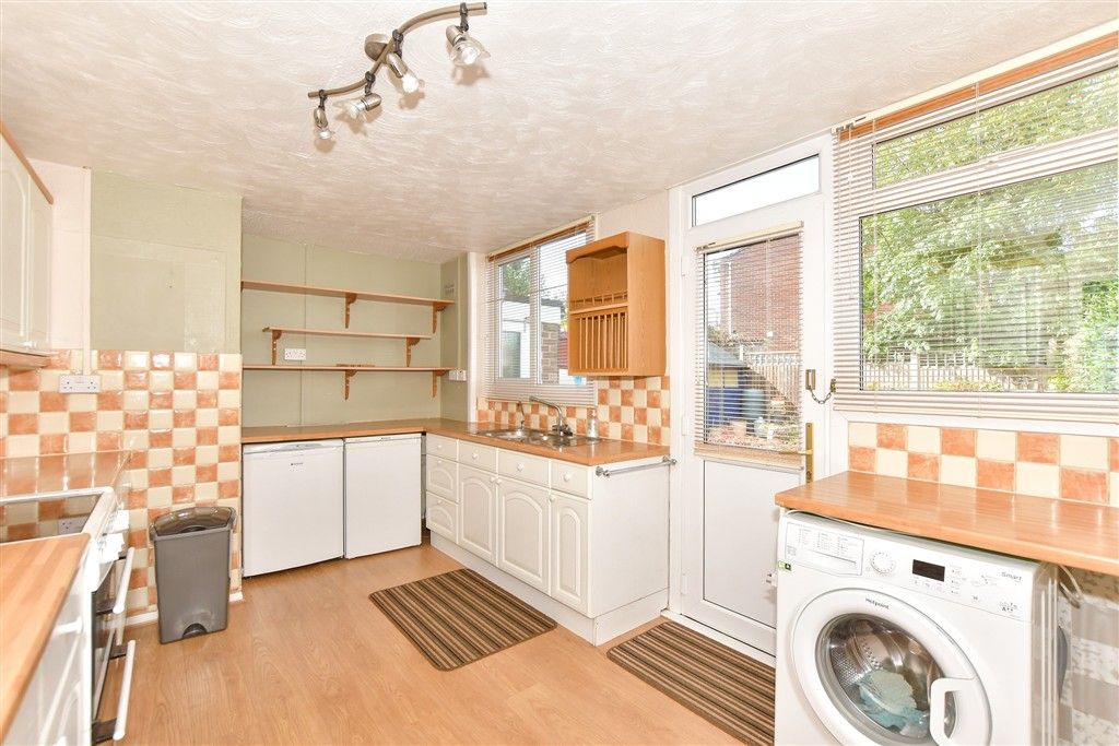 Property photo 1 of 10 Kitchen