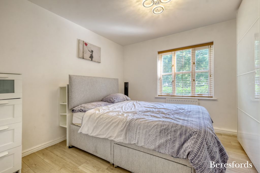 Additional image 7 of 2 bed flat for saleBridge Street, Basildon SS15