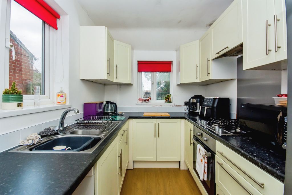 Property photo 2 of 17