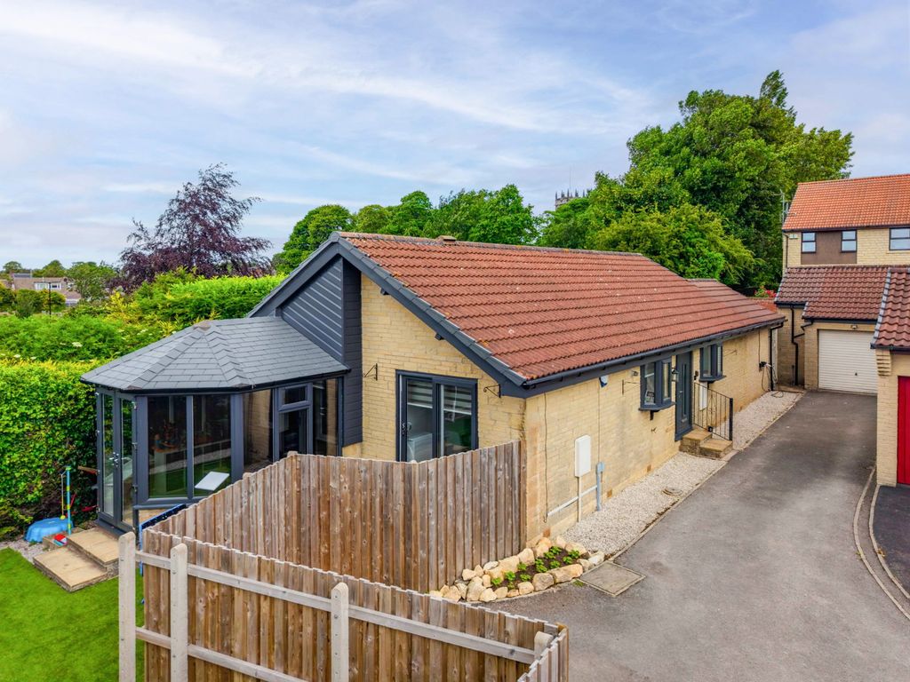 Property photo 1 of 37
