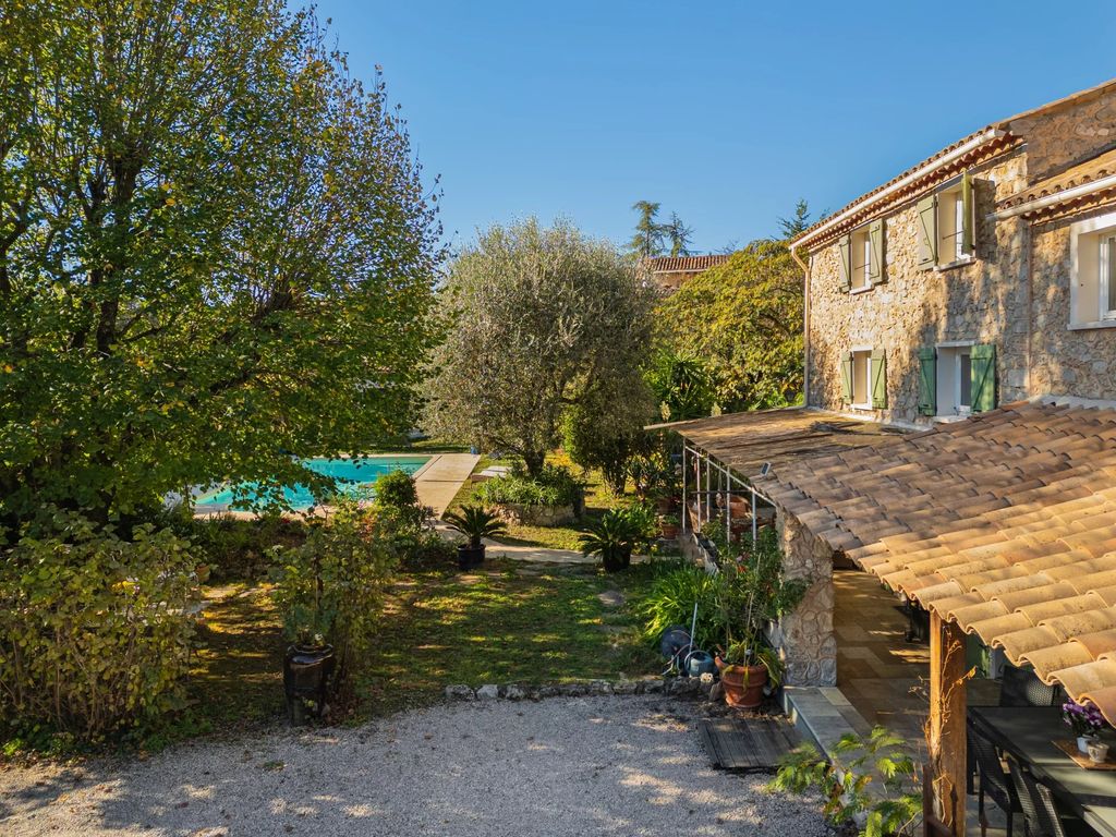 Property photo 2 of 24