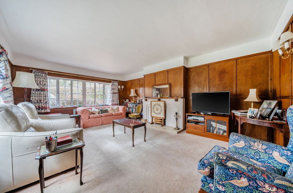 Property photo 3 of 25 Living Room