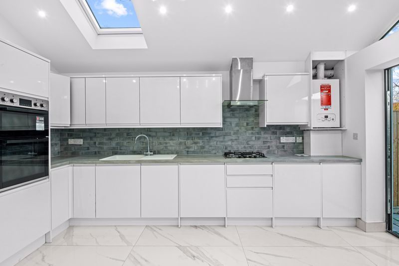 Property photo 3 of 16 Photo 10